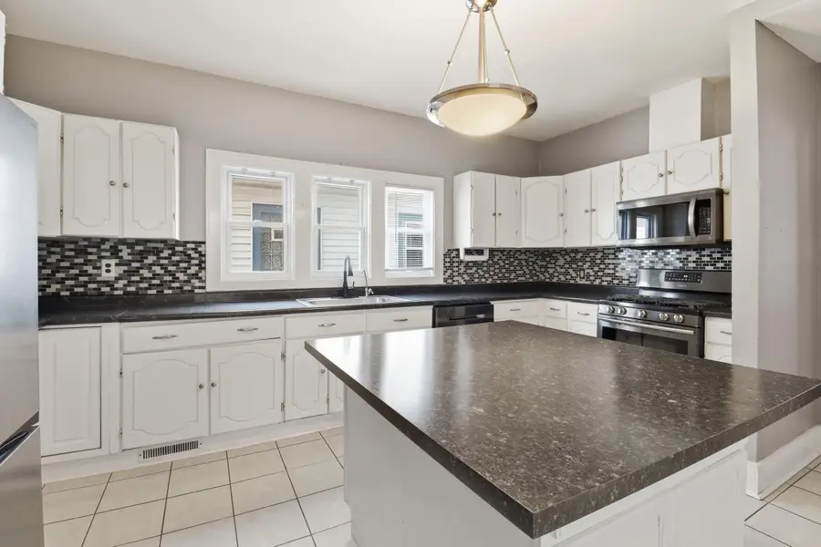 1414 W Euclid Ave, Milwaukee, WI 53215 - #2