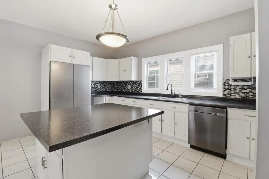 1414 W Euclid Ave, Milwaukee, WI 53215 - #3