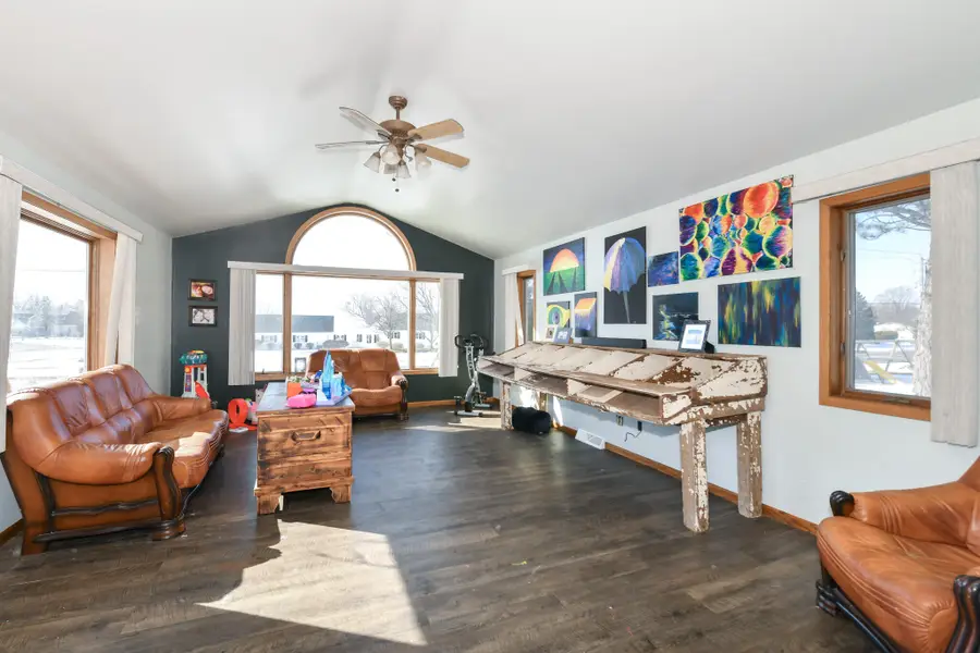 1118 Cottonwood St, Delavan, WI 53115 - #3