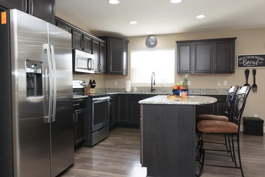 558 Yosemite Ave, Hartford, WI 53027 - #2