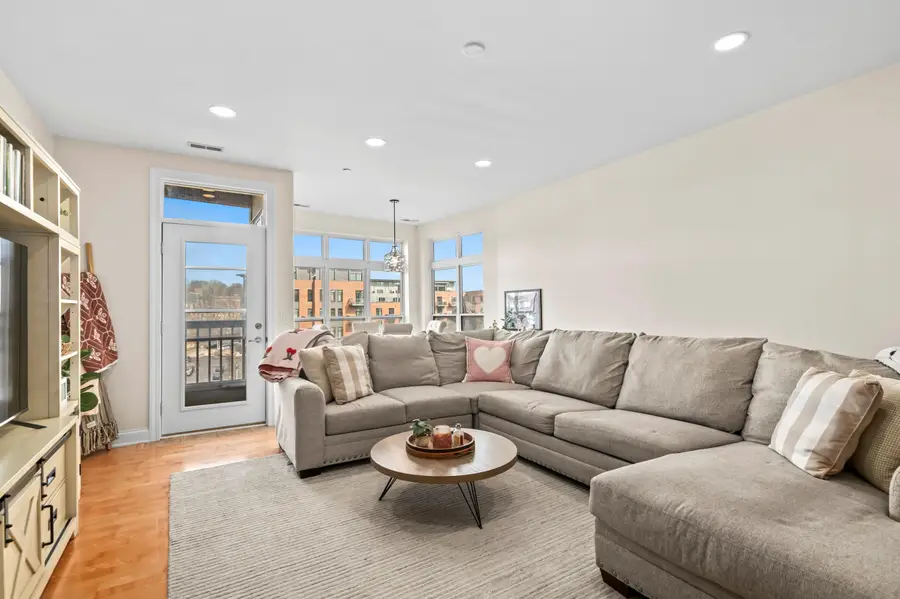 1915 N Water St, Milwaukee, WI 53202 - #3