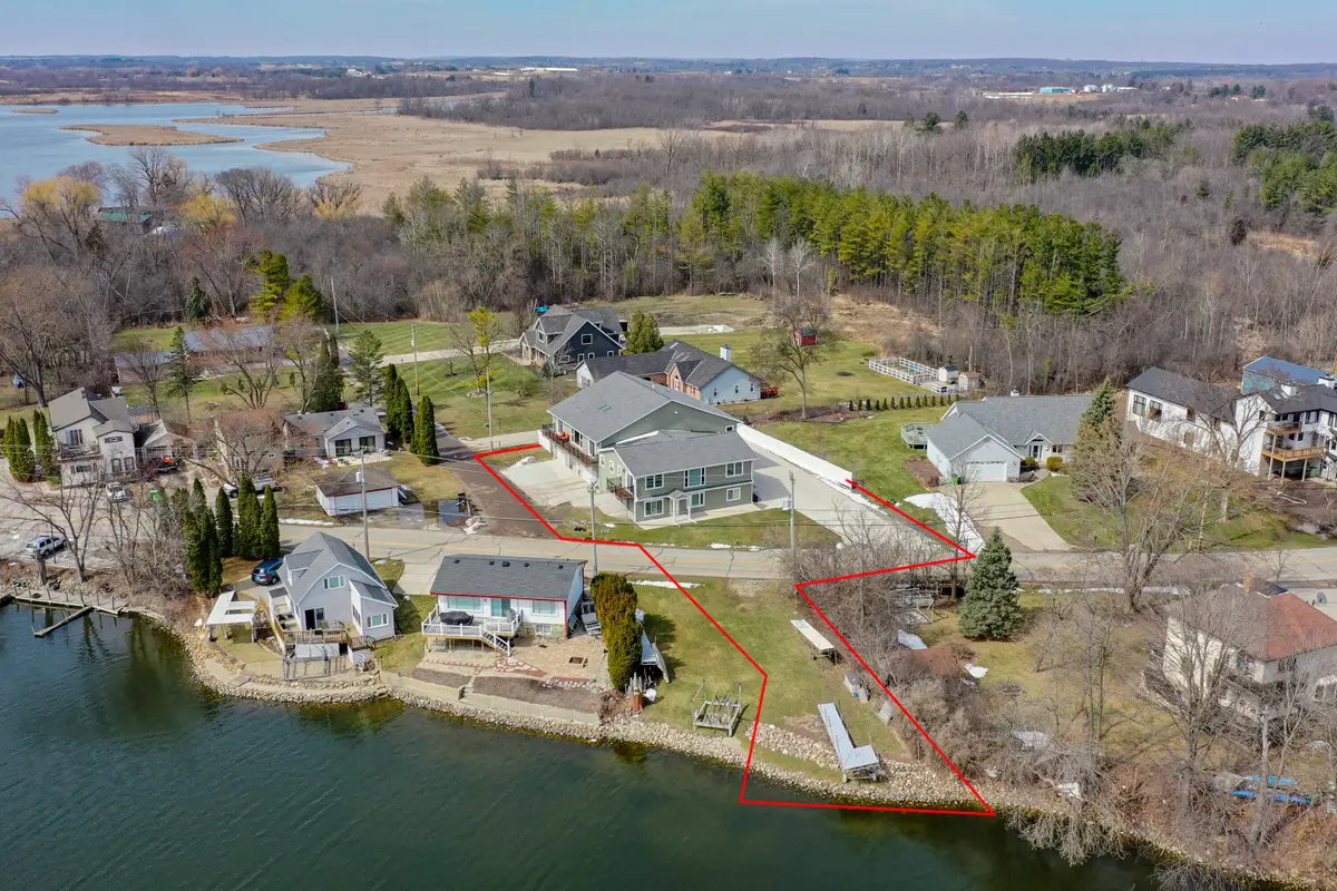 7134 N Tichigan Rd, Waterford, WI 53185 - #1