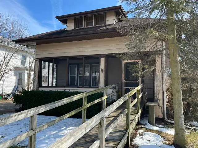 108 E Sherman Ave, Fort Atkinson, WI 53538 - #2