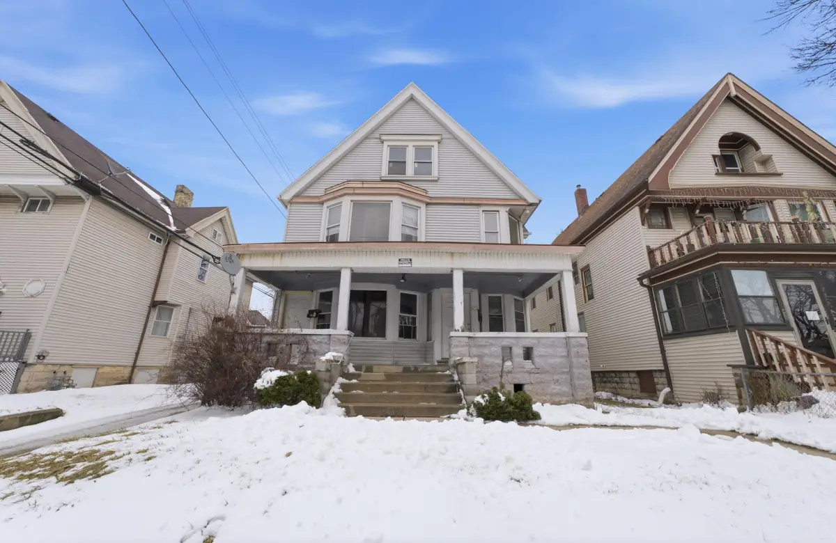434 N 32nd St, Milwaukee, WI 53208 - #1