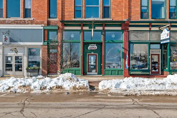 511 1st St, Menominee, MI 49858