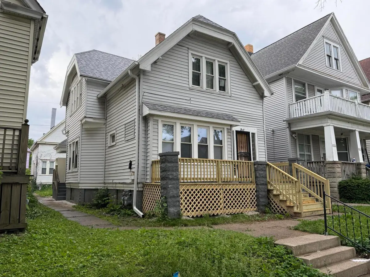 2847 N Booth St, Milwaukee, WI 53212 - #1