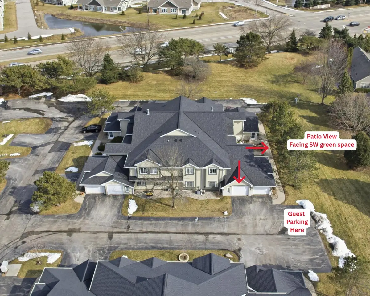 W240N2500 E Parkway Meadow Cir, Pewaukee, WI 53072 - #1