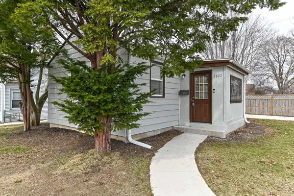 8802 W Center St, Milwaukee, WI 53222