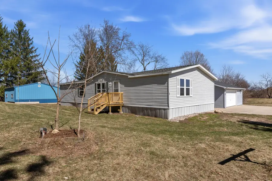 W8418 Hemlock Rd, Trenton, WI 53916 - #2