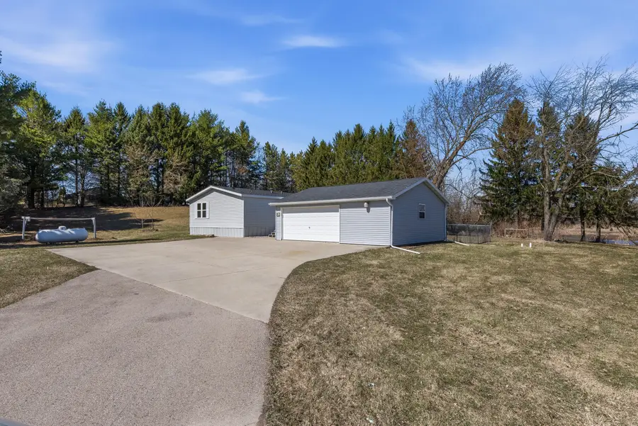 W8418 Hemlock Rd, Trenton, WI 53916 - #3