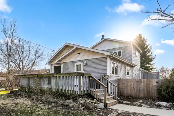 8660 Buena Dr, Burlington, WI 53105