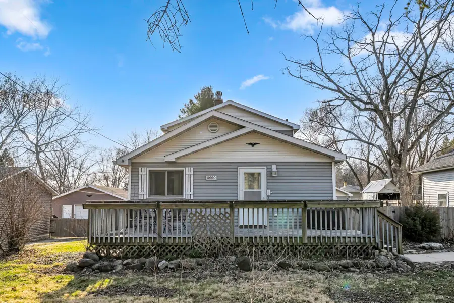 8660 Buena Dr, Burlington, WI 53105 - #2