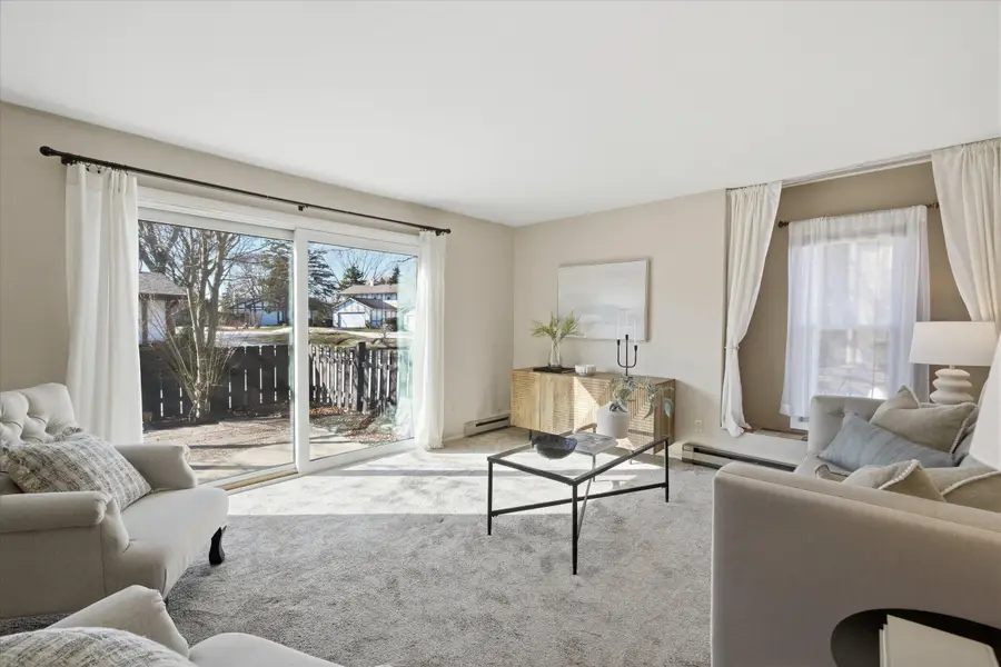 5270 Somerset Ln, Greenfield, WI 53221 - #3