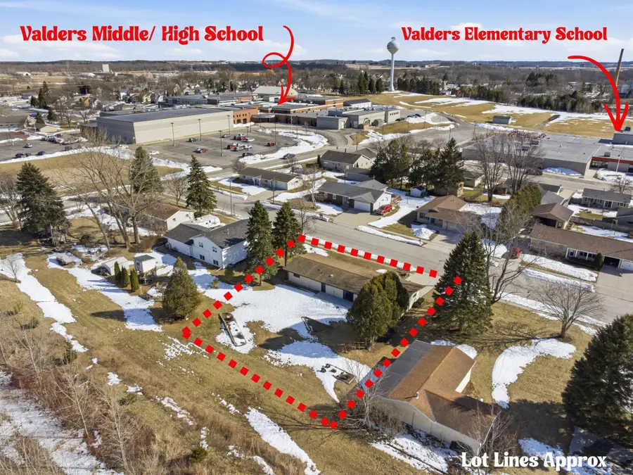 330 Kennedy St, Valders, WI 54245 - #2