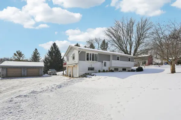 857 E Newark Dr, Trenton, WI 53090