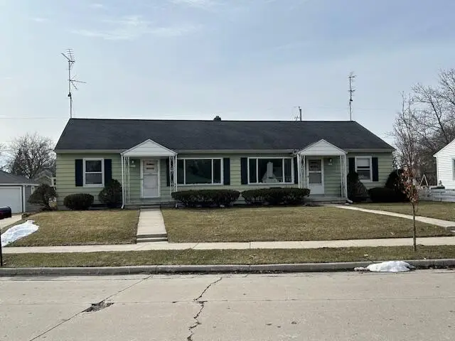 2221 Mayflower Ave, Sheboygan, WI 53083 - #1