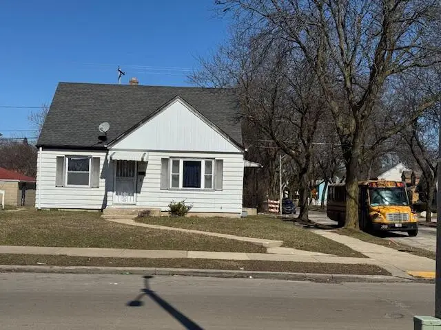 4102 W Capitol Dr, Milwaukee, WI 53216 - #1