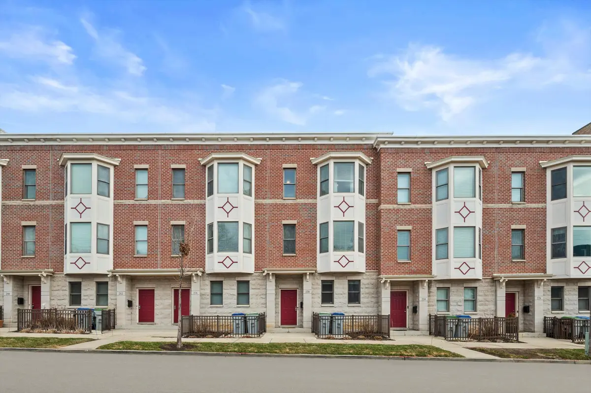 220 E Reservoir Ave, Milwaukee, WI 53212 - #1