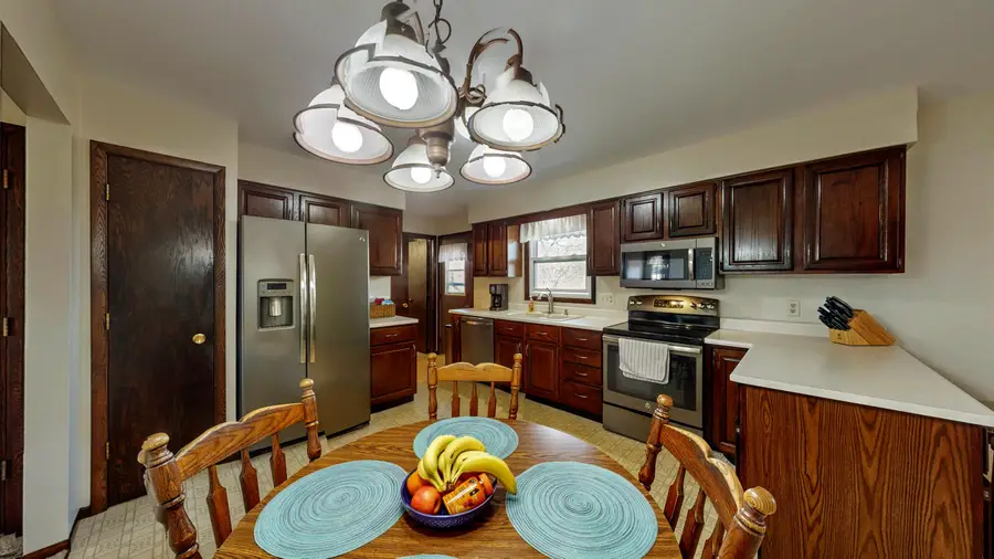 532 N Stevens Ave, Jefferson, WI 53549 - #3