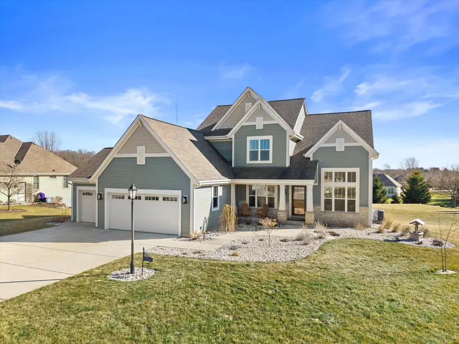 W222S3988 Timm Dr, Waukesha, WI 53189 - #2