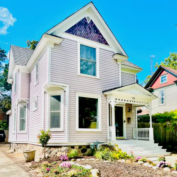 132 S 2nd St, Delavan, WI 53115