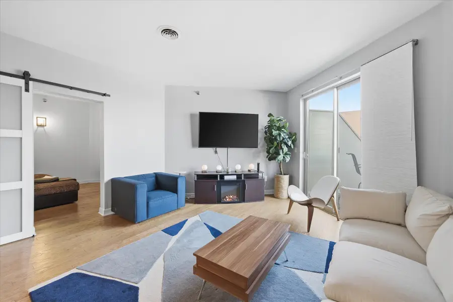 4120 S Lake Dr, Saint Francis, WI 53235 - #3