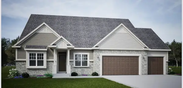 N66W21324 Sagebrush Dr, Menomonee Falls, WI 53051