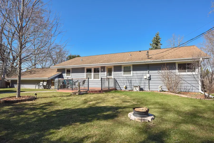 3551 S Woodland Ct, New Berlin, WI 53146 - #2