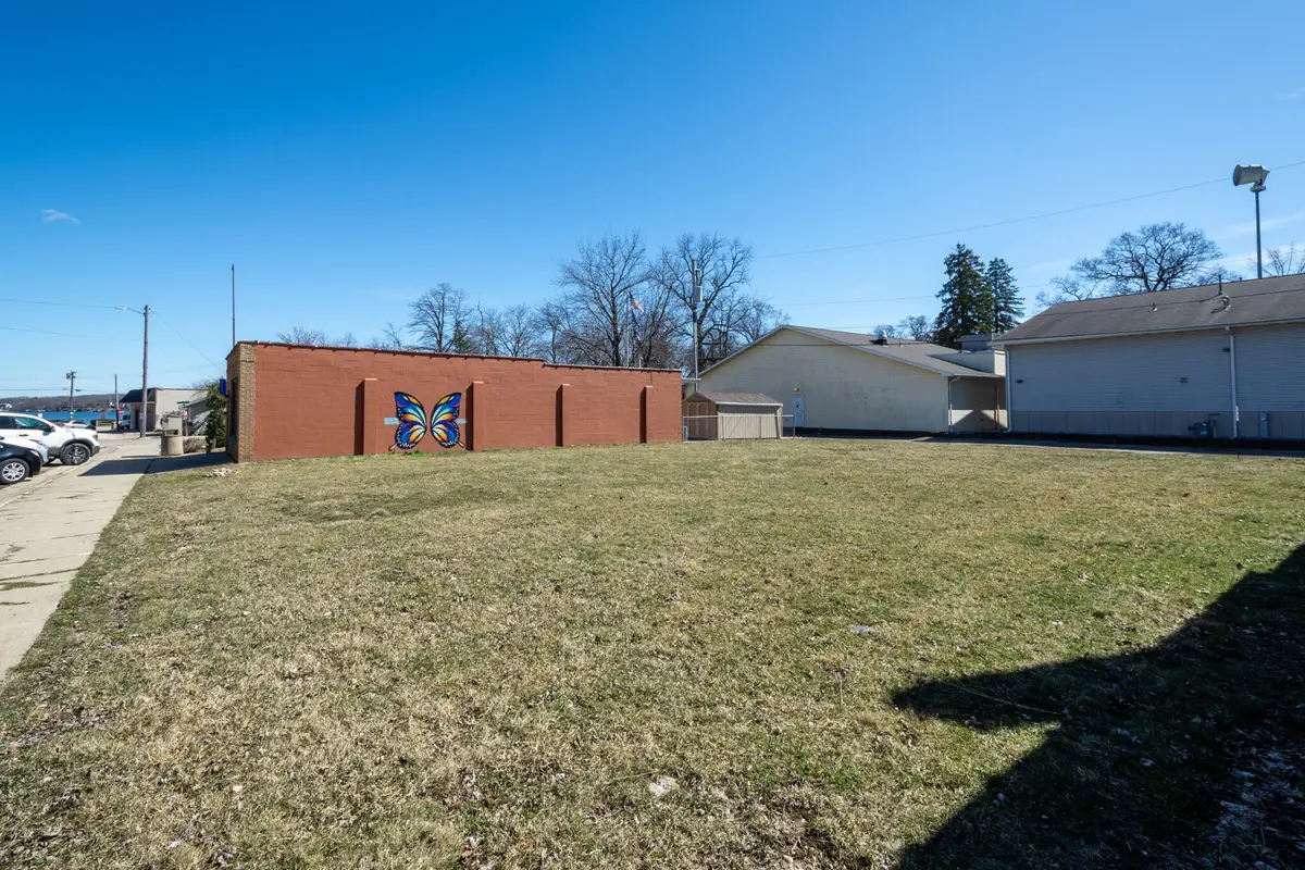 317 E Lake St, Silver Lake, WI 53170 - #1