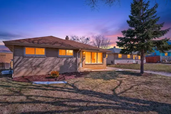 4648 S 14th St, Milwaukee, WI 53221