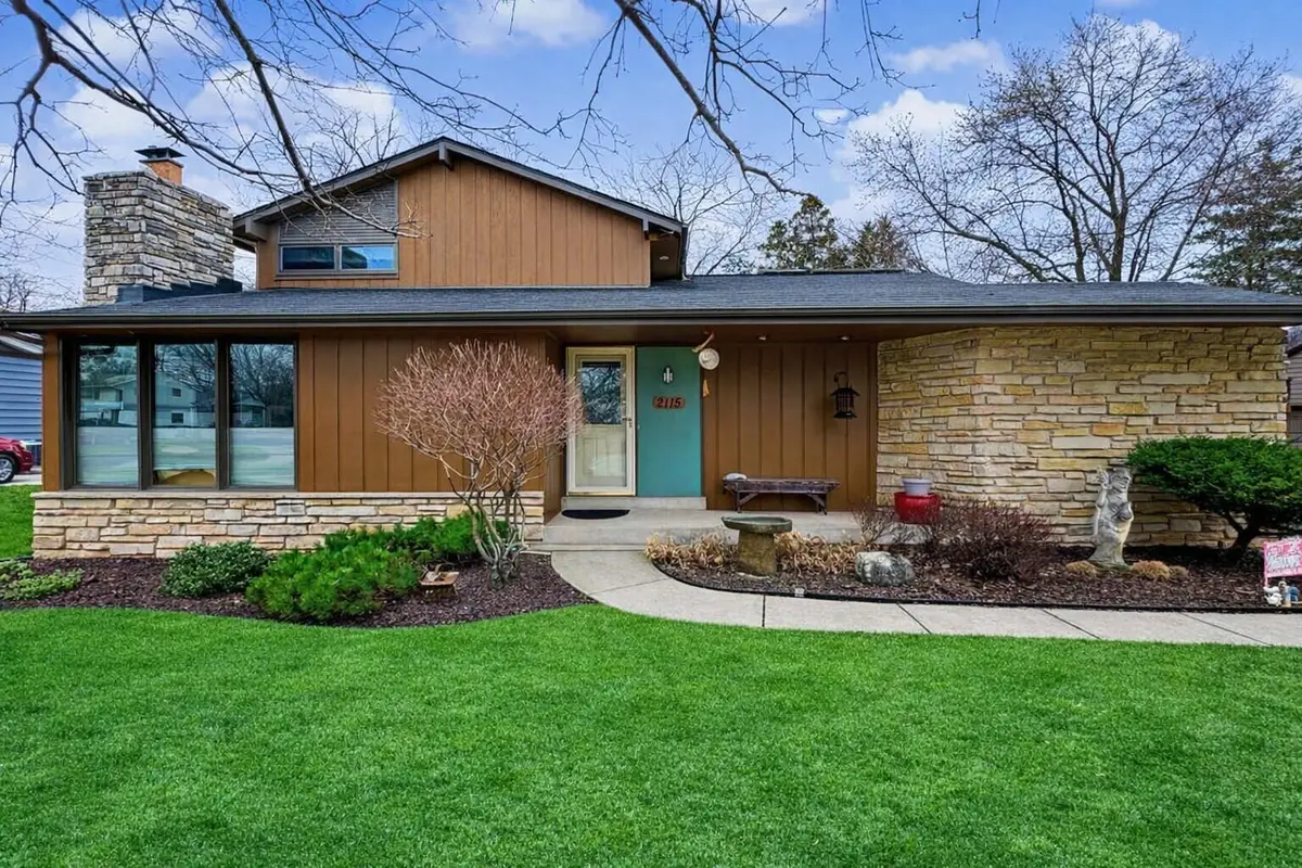 2115 Rambling Rose Rd, Waukesha, WI 53186 - #1