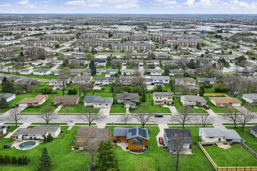 2115 Rambling Rose Rd, Waukesha, WI 53186 - #3