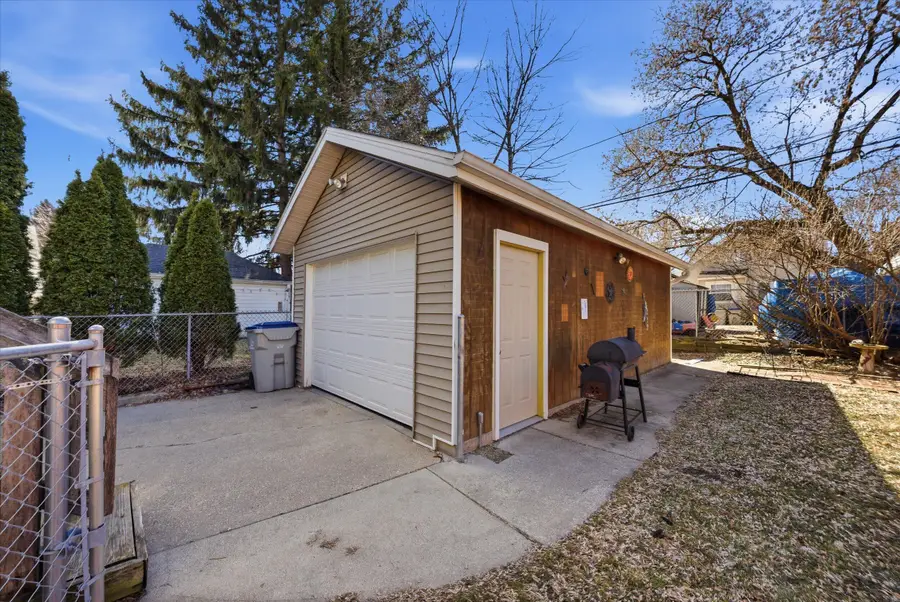 1317 N 57th St, Milwaukee, WI 53208 - #3