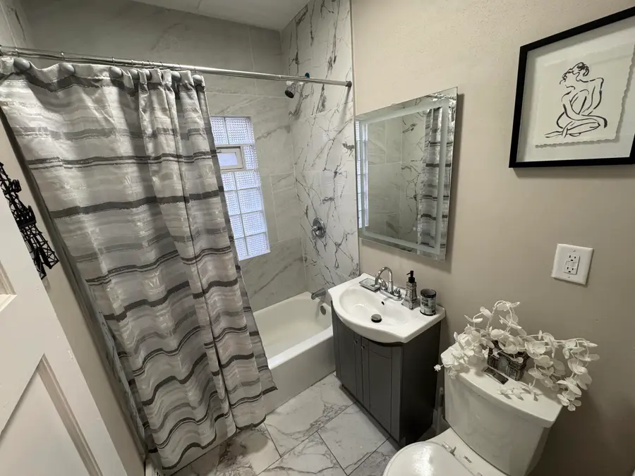 3716 W Branting Ln, Milwaukee, WI 53215 - #3