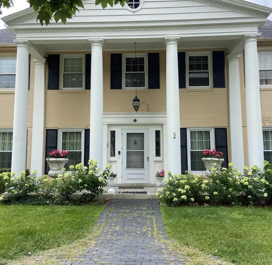 229 Indian Creek Ct, Fox Point, WI 53217 - #2