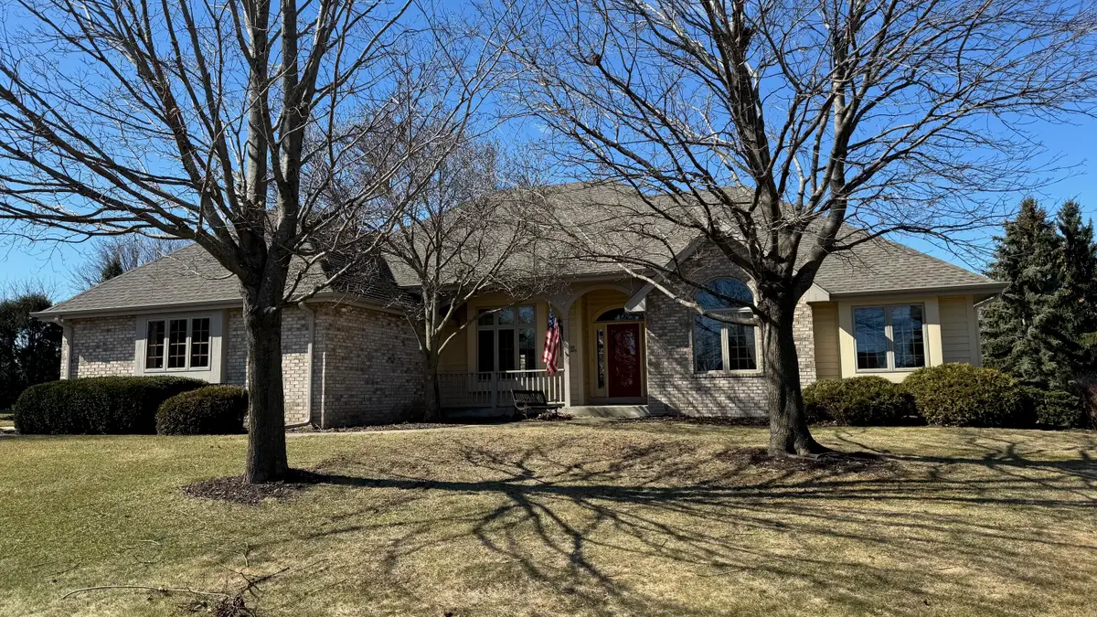 W150N10257 Windsong Cir W, Germantown, WI 53022 - #1