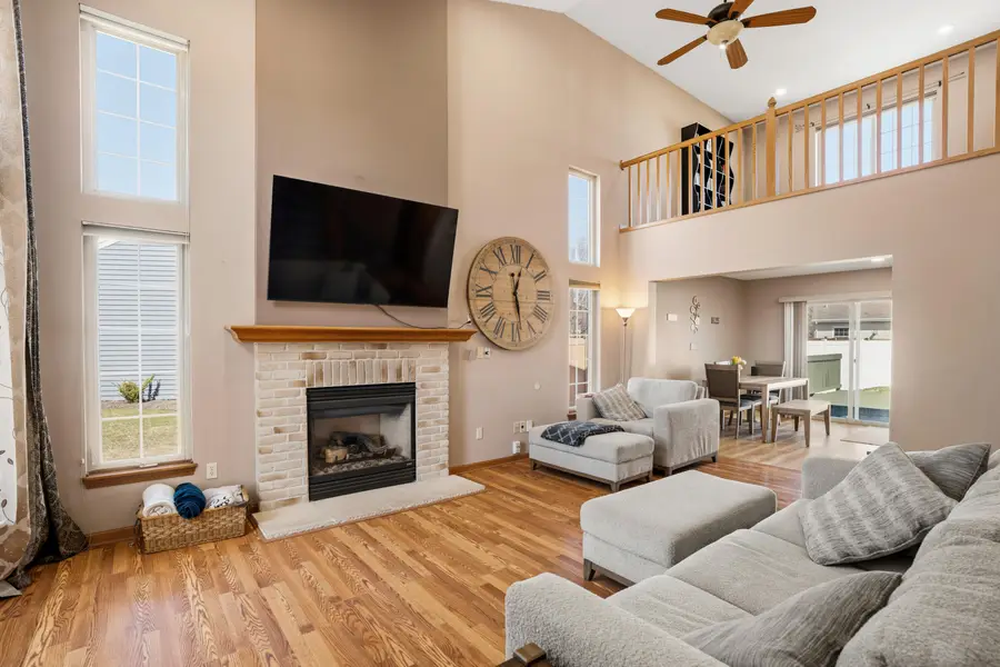 3533 Rivers Crossing Dr, Waukesha, WI 53189 - #2