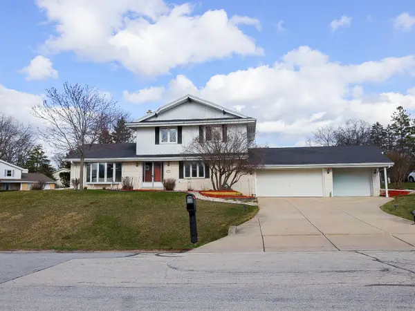 3340 S Russel Rd, New Berlin, WI 53151