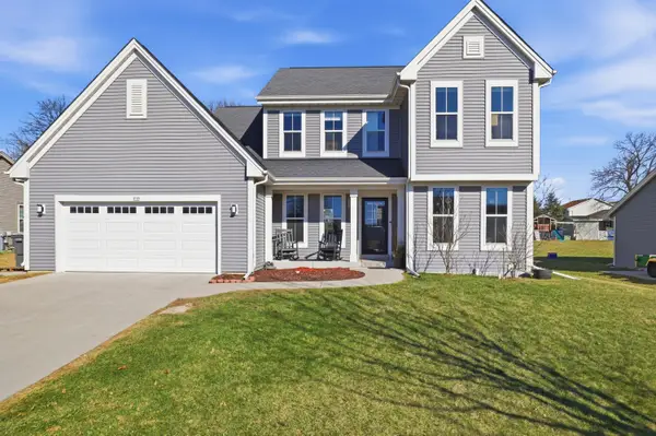 717 Chadwick Dr, Watertown, WI 53094