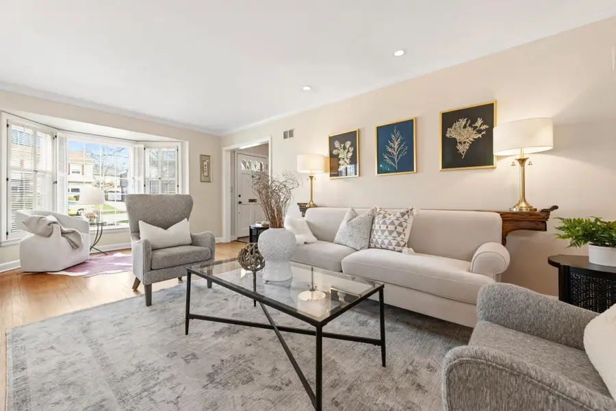 4855 N Ardmore Ave, Whitefish Bay, WI 53217 - #3