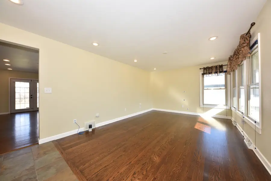 5669 S 24th St, Milwaukee, WI 53221 - #3