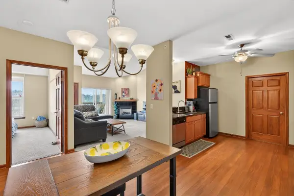 230 Hilldale Dr, Hartford, WI 53027