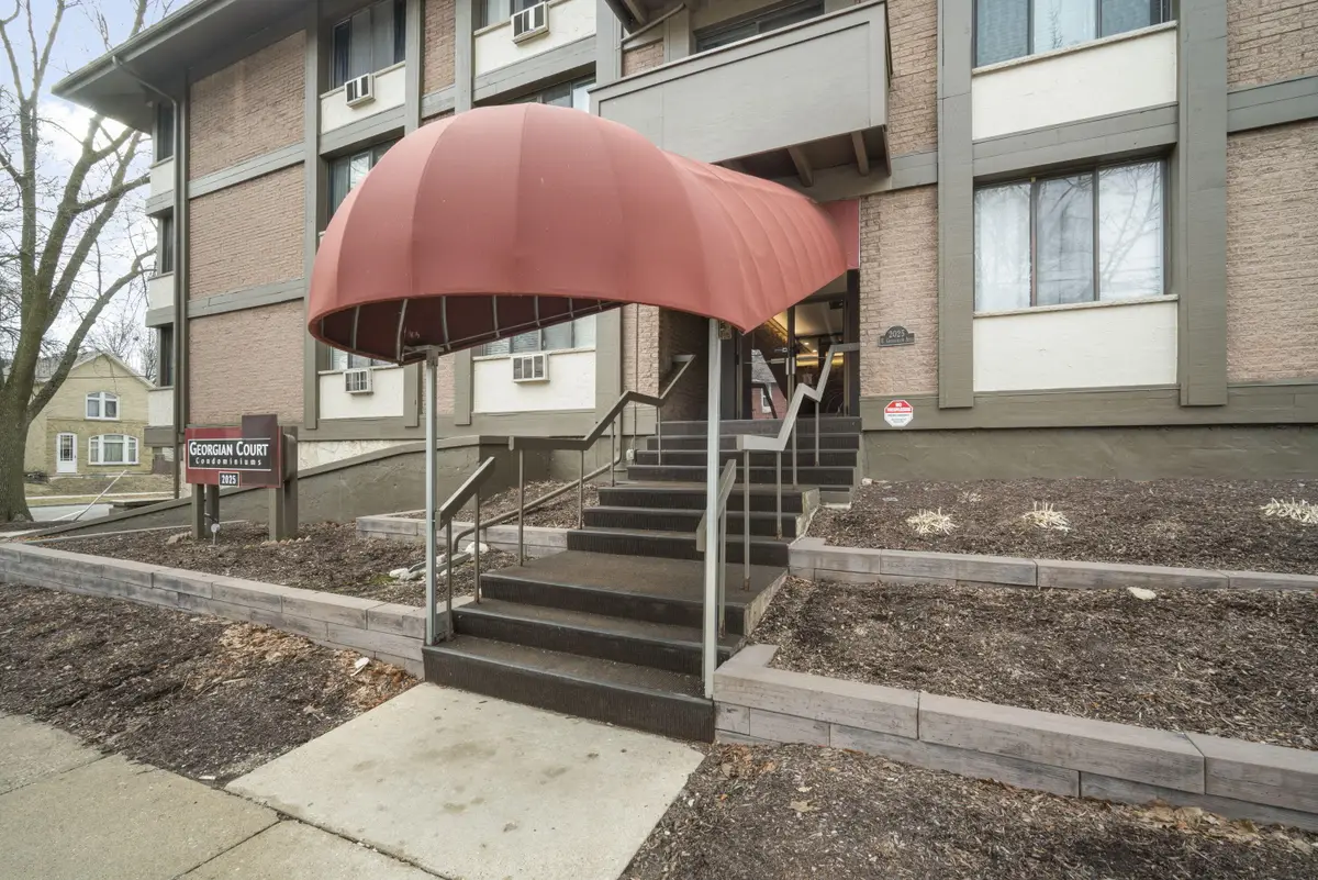 2025 E Greenwich Ave, Milwaukee, WI 53211 - #1