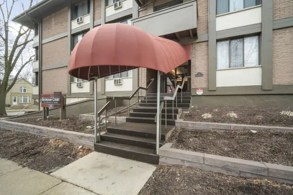 2025 E Greenwich Ave, Milwaukee, WI 53211