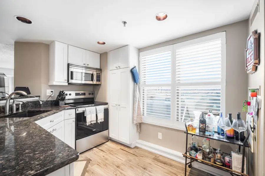 270 E Highland Ave, Milwaukee, WI 53202 - #3