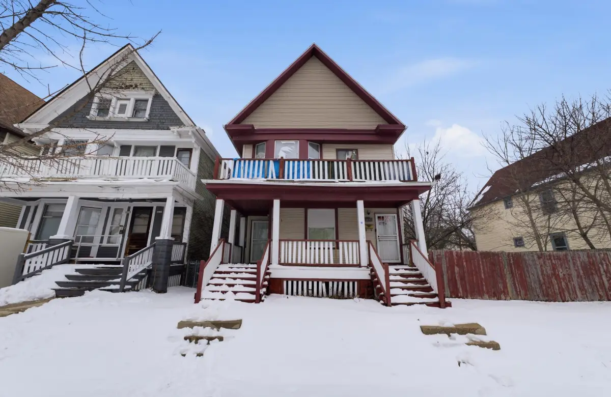 2631 N 33rd St, Milwaukee, WI 53210 - #1