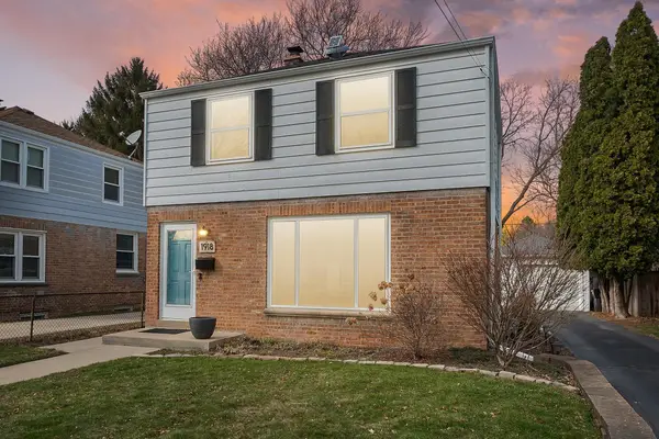 1918 E Eden Pl, Saint Francis, WI 53235