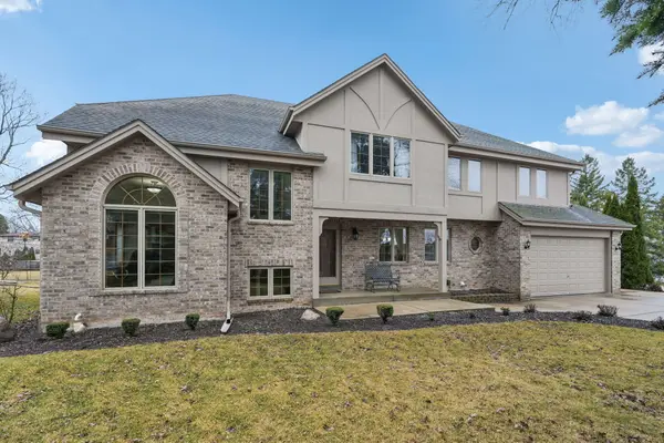 2527 W Goldcrest Ave, Milwaukee, WI 53221