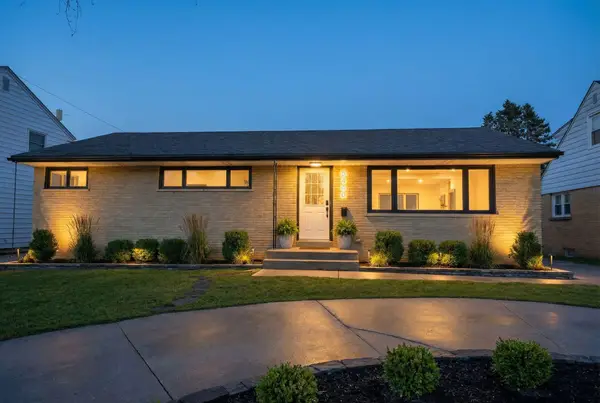 5440 N Navajo Ave, Glendale, WI 53217