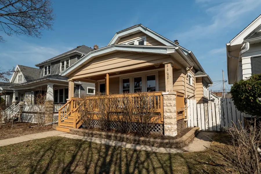 2222 S 72nd St, West Allis, WI 53219 - #3